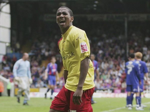 仁信 记者：沃特福德有意签回40岁的阿什利-扬，球员也渴望回归