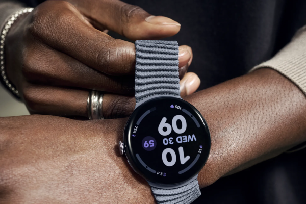 日昇配资 谷歌 Pixel Watch 4 智能手表拆解：统一 T2 螺丝，13 分钟换屏