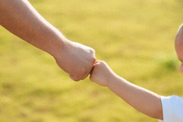 辉煌国际 你经历过亲情因金钱反目吗？